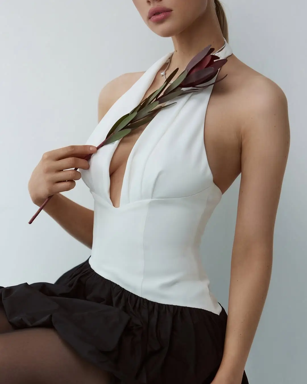 Платье-баллон с открытой спиной, Черно-белый