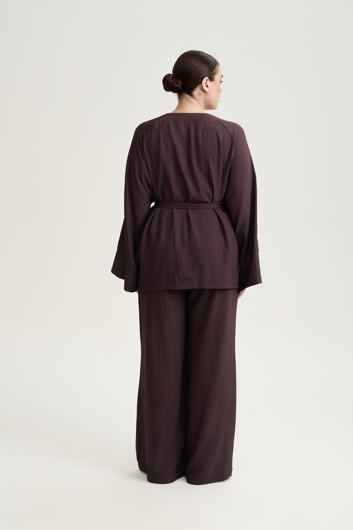 Брюки на резинке из жатой вискозы, трюфель