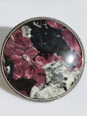 Эвдиалит-круг (кольцо  из серебра)