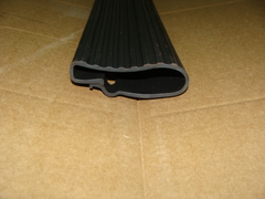 Накладка подножки  УАЗ-3163 (резина) нов.обр.