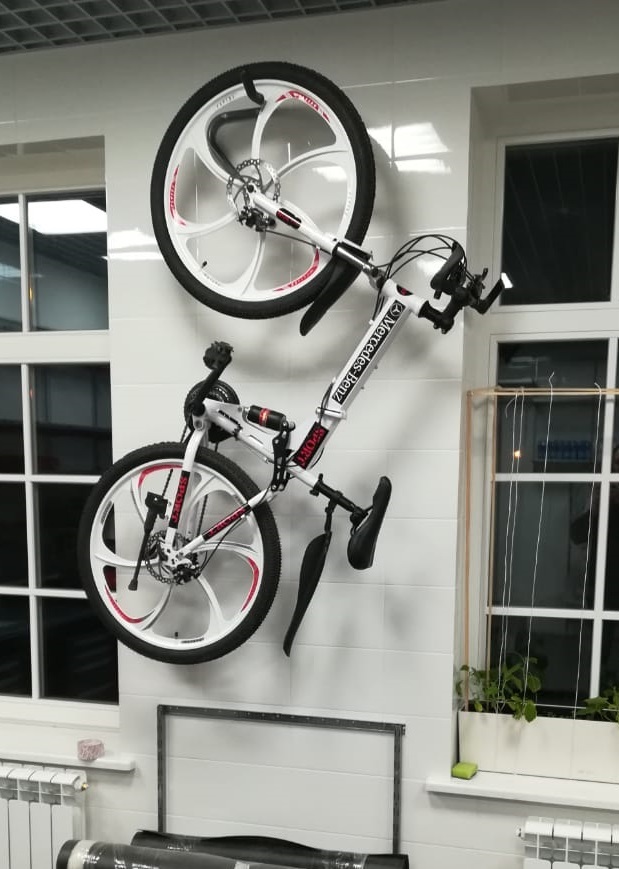 Как крепить велосипед к потолку?