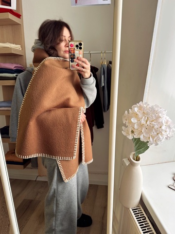 Палантин шерстяной с обвязкой по краю