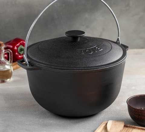 Казан чугунный походный