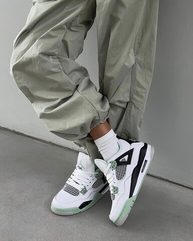 Nike Air Jordan 4