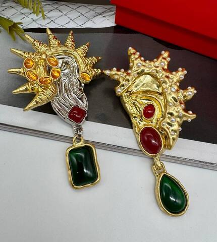 73131- Серьги ассиметричные в стиле Schiaparelli с подвесками