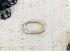 Рамка металлическая овальная, ш. 2 см.