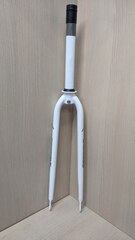 Вилка 28 дюймов 1.1/8 под клещевой или дисковый тормоз