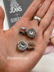 Накладка на пуговицу серебряная в форме сердца со стразами