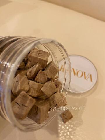 Лакомство Ranova для СОБАК и КОШЕК - топпинг (в виде мягких кубиков) из сублимированных куриных сердечек, 40г