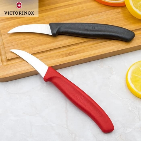 Нож кухонный Victorinox Swiss Classic (5.0501) стальной для чистки овощей и фруктов лезв.60мм прямая заточка красный