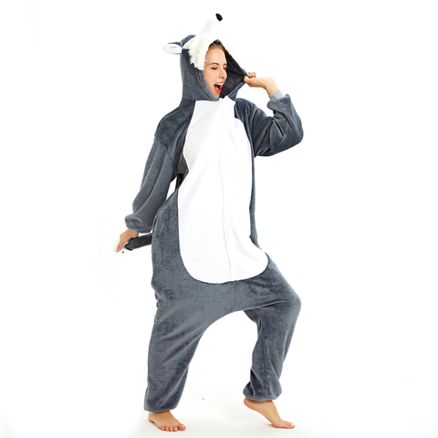 Волк взрослый. Дефект: пятно