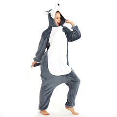 Волк взрослый. Дефект: пятно