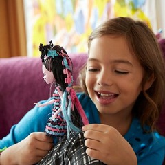 Дракулаура с набором для причесок - УПАКОВКА С ПОВРЕЖДЕНИЯМИ!