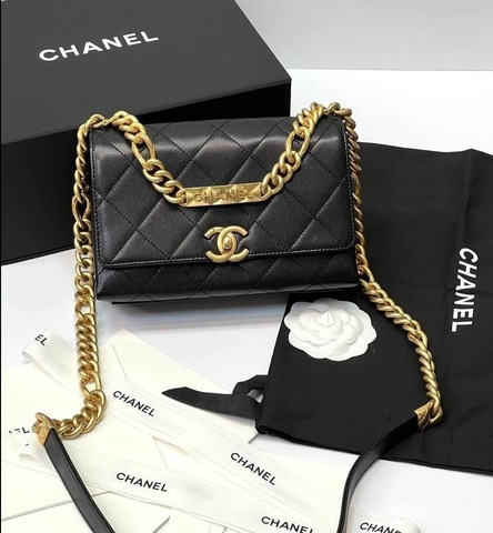 Сумка с клапаном на цепочке Chanel черный