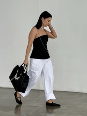 Джинсы с разрезами белые