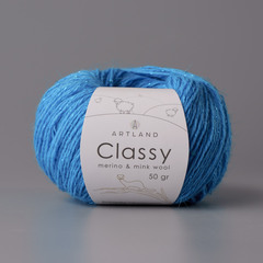 Classy, пряжа с люрексом и пайетками, шелк-5%, мериносовая шерсть-20%, нейлон-30%, норка-45%, 50 гр, 240 м, ярко-голубой