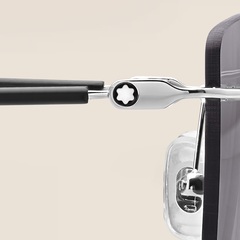 Солнцезащитные очки с серебристой металлической оправой