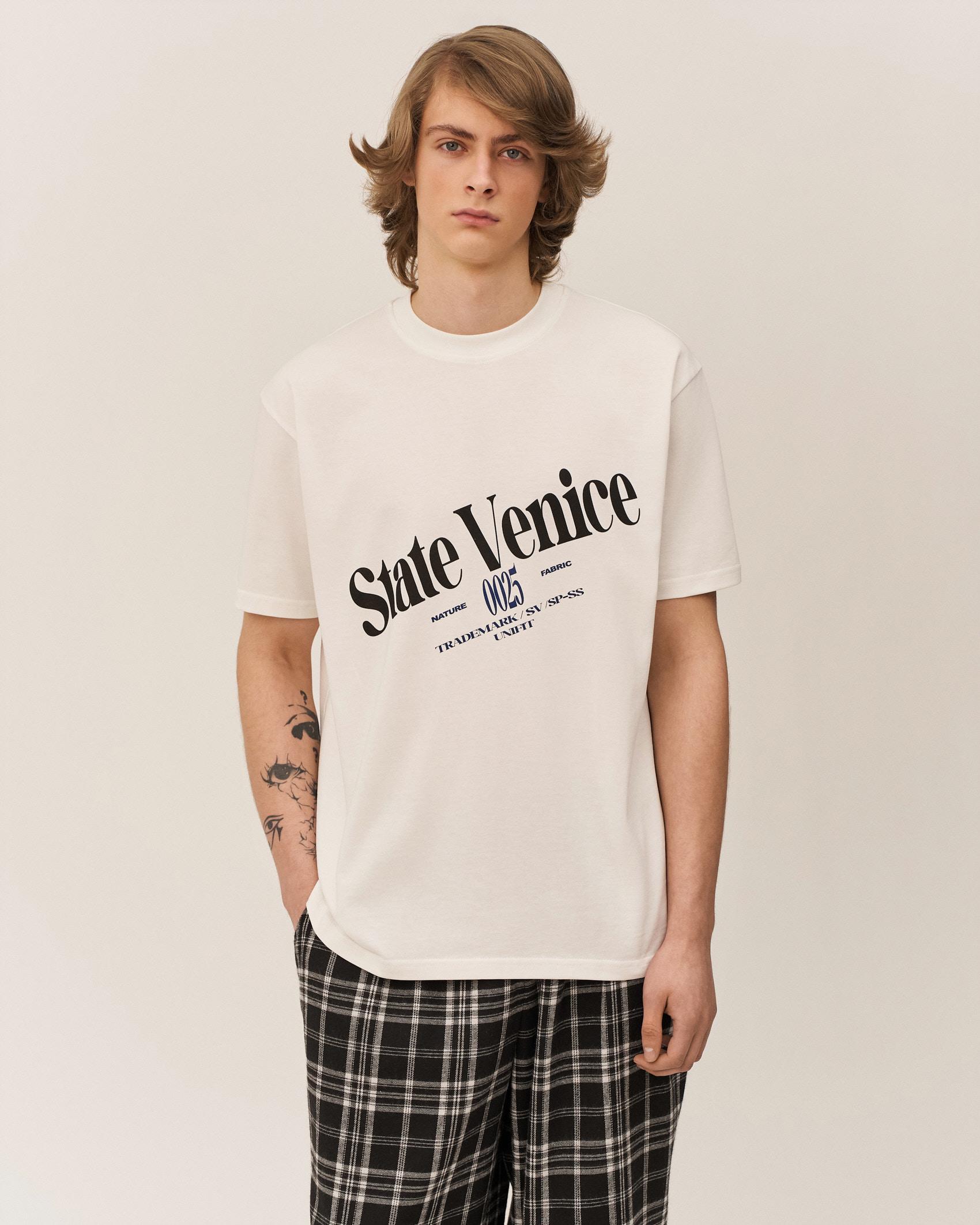 Футболка классического свободного кроя