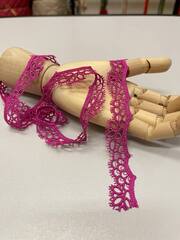 Тесьма ажурная декоративная (100%вискоза, Фуксия, 20)