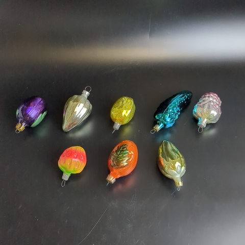 Ёлочные игрушки набор из 8 разных штук, огурец, слива, орех и др, стекло, подвесные, ручная роспись, винтаж СССР 1970-1990 гг