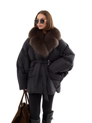 Пуховик-летучая мышь черного цвета с мехом шоколадным мехом