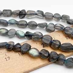 Лабрадор бусины, фриформ, размер около 6-8,5 мм, цена за нить 38 см