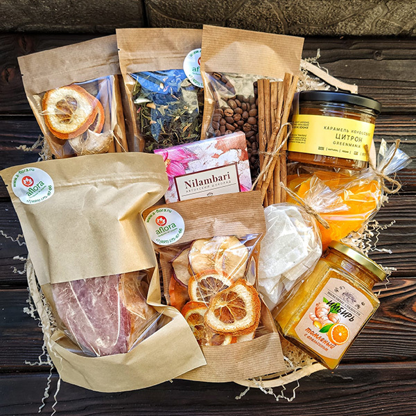 Подарочный набор полезные сладости. Шоколадный подарок для девушки. Подарочный набор полезных сладостей. Подарочный набор с урбечем. Подарочный набор полезные сладости.