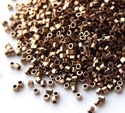 Делика cut 10/0 DBMC-0022 Dark Bronze Cut