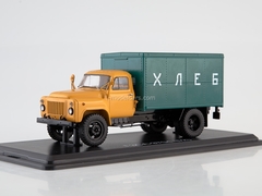 GAZ-52 GZSA-3704 van Bread late grille green-yellow 1:43 Start Scale Models (SSM)