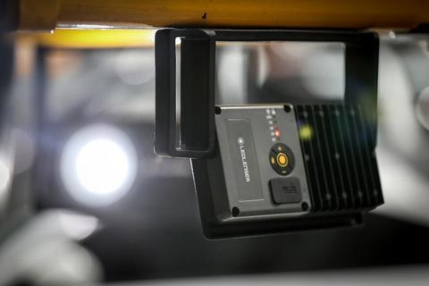 Фонарь универсальный Led Lenser IF4R черный лам.: светодиод  21700x2 (502001)