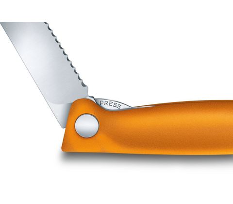 Нож Victorinox для очистки овощей, лезвие 11 см, серрейторная заточка, оранжевый
