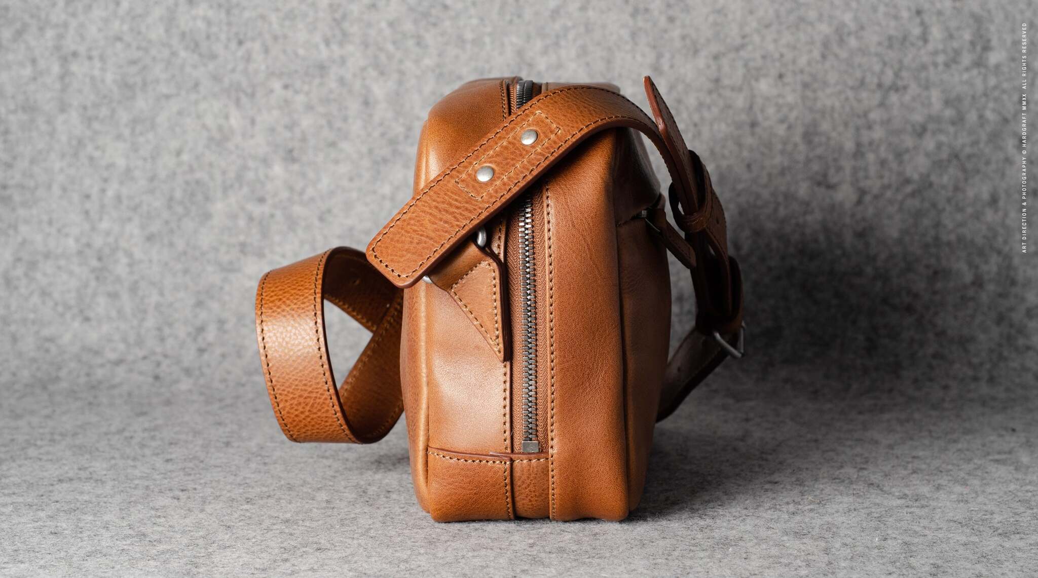 Hard Graft All-Rounder Classic Leather — наплечная сумка