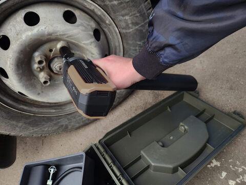 Гайковерт BERKUT WAC-700 с аккумулятором JSL-18000PP