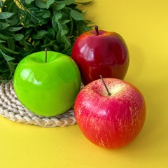 Яблоко зеленое, розовое, бордовое, реалистичное, 8,5 см, муляж, пенопласт, цвет микс, набор 3 шт.