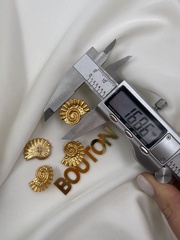 Пуговицы Скиапар. в форме ракушки матовое теплое золото