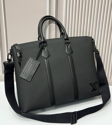 Портфель Louis Vuitton из натуральной кожи, черный