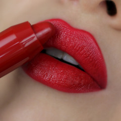 Помада-карандаш SATIN COLORS тон 15 голливудский красный