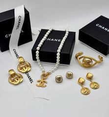 Серьги крупные CHANEL из латуни с круглыми подвесками