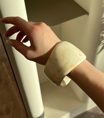 Акриловый браслет CORAL