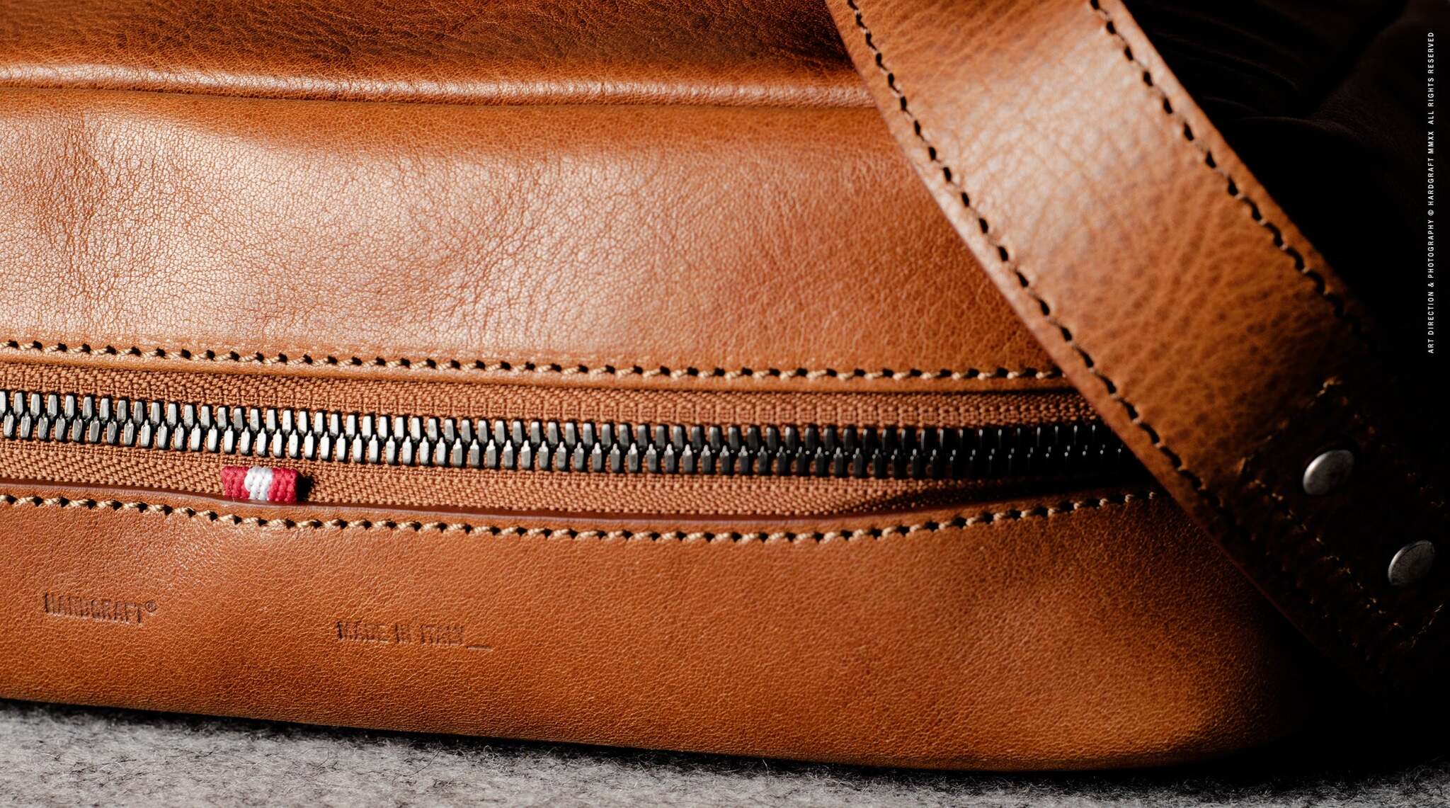 Hard Graft All-Rounder Pack Classic Leather — наплечная сумка