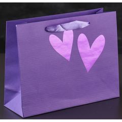 Бумажная сумочка с сердечками 18*23 см
