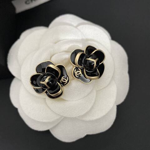 Серьги Chanel гвоздики цветок