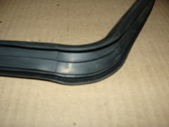 Уплотнение бокового стекла УАЗ-3163 левого