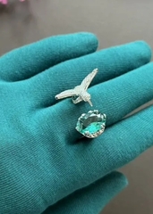 Кольцо ПТИЧКА КОЛИБРИ с изумрудным камнем