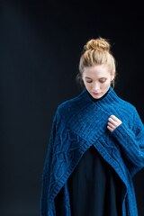 Описание по вязанию пальто спицами "Veronik"