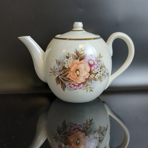 Чайник заварочный фарфоровый клеймо Первомайский ФЗ (Песочное), цветы, (объём -? мл), винтаж СССР 1976-1991 гг