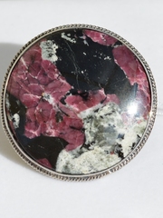 Эвдиалит-круг (кольцо  из серебра)