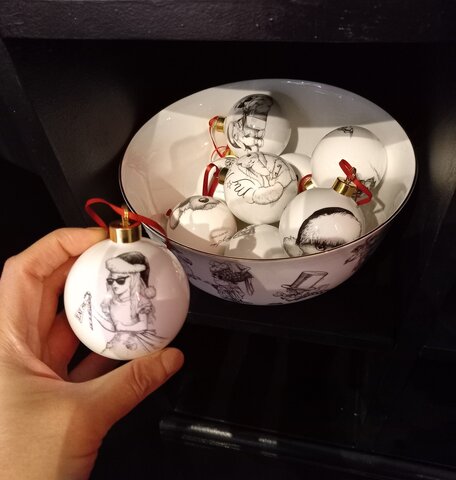 Шарик новогодний 8см Rory Dobner Alice With Candy Cane