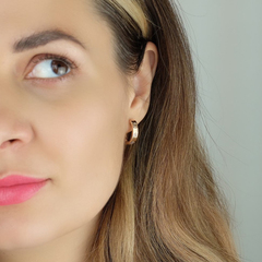 21118з-925 - Серьги LOVE из золоченого серебра гладкие с фианитом