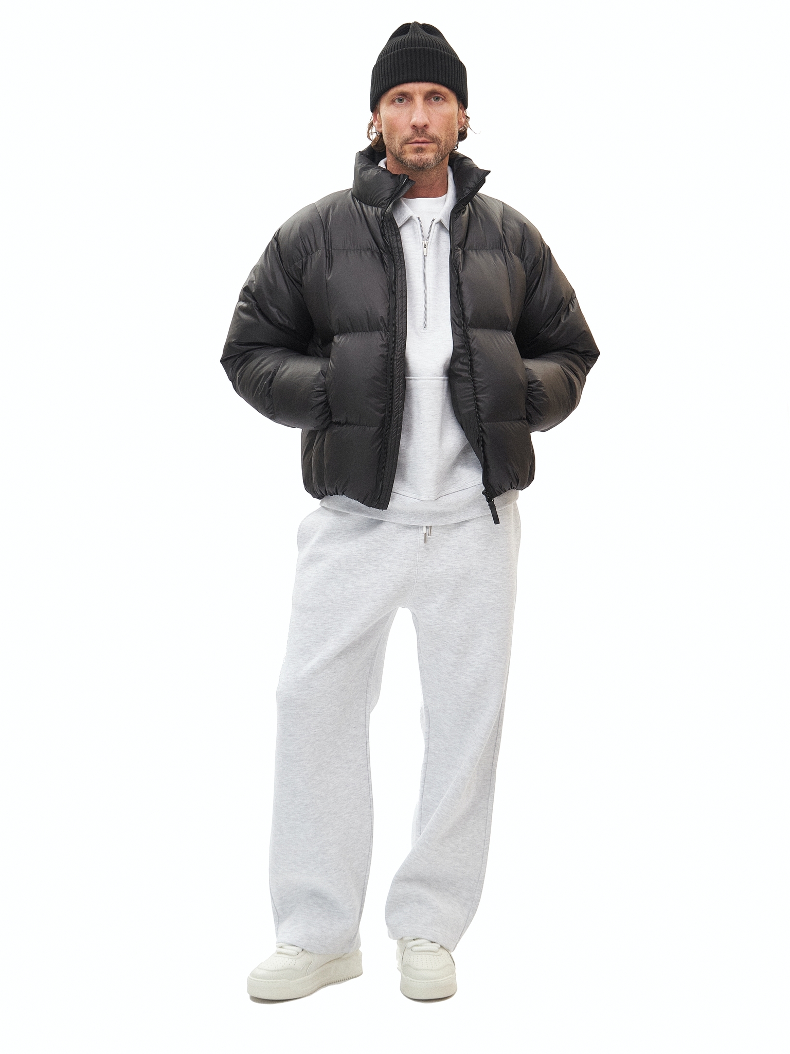 Светло-серый спортивный костюм Laine 02